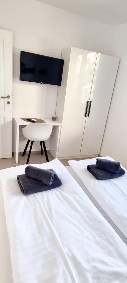 Dinary Apartman Vir Extérieur photo