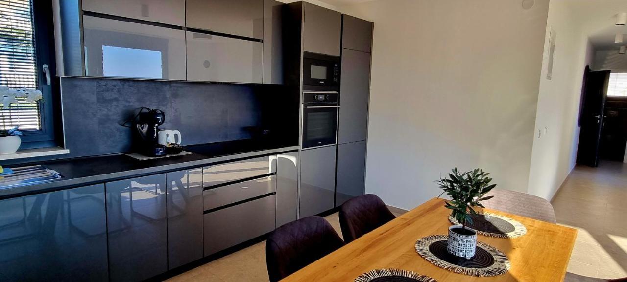 Dinary Apartman Vir Extérieur photo