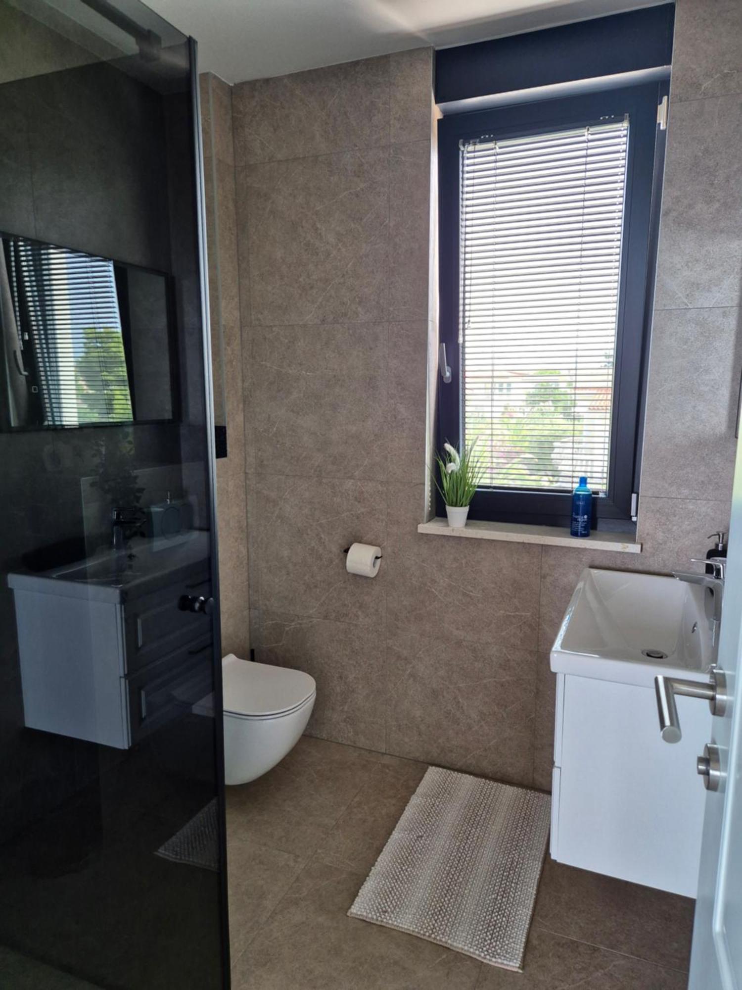 Dinary Apartman Vir Extérieur photo